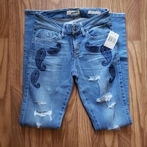 NWT GUESS WOMEN JEANS BRITTNEY SKINNY